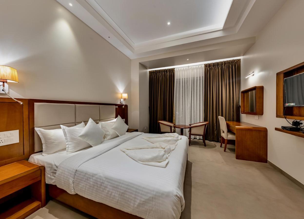 Hotel Grand Regal Chandoli Zewnętrze zdjęcie