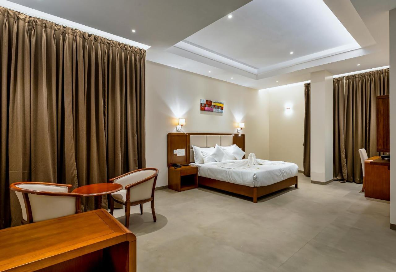 Hotel Grand Regal Chandoli Zewnętrze zdjęcie